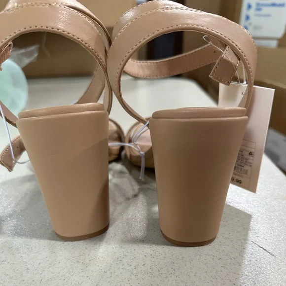Women’s a new day strapy heels with memory foam - Picture 5 of 6